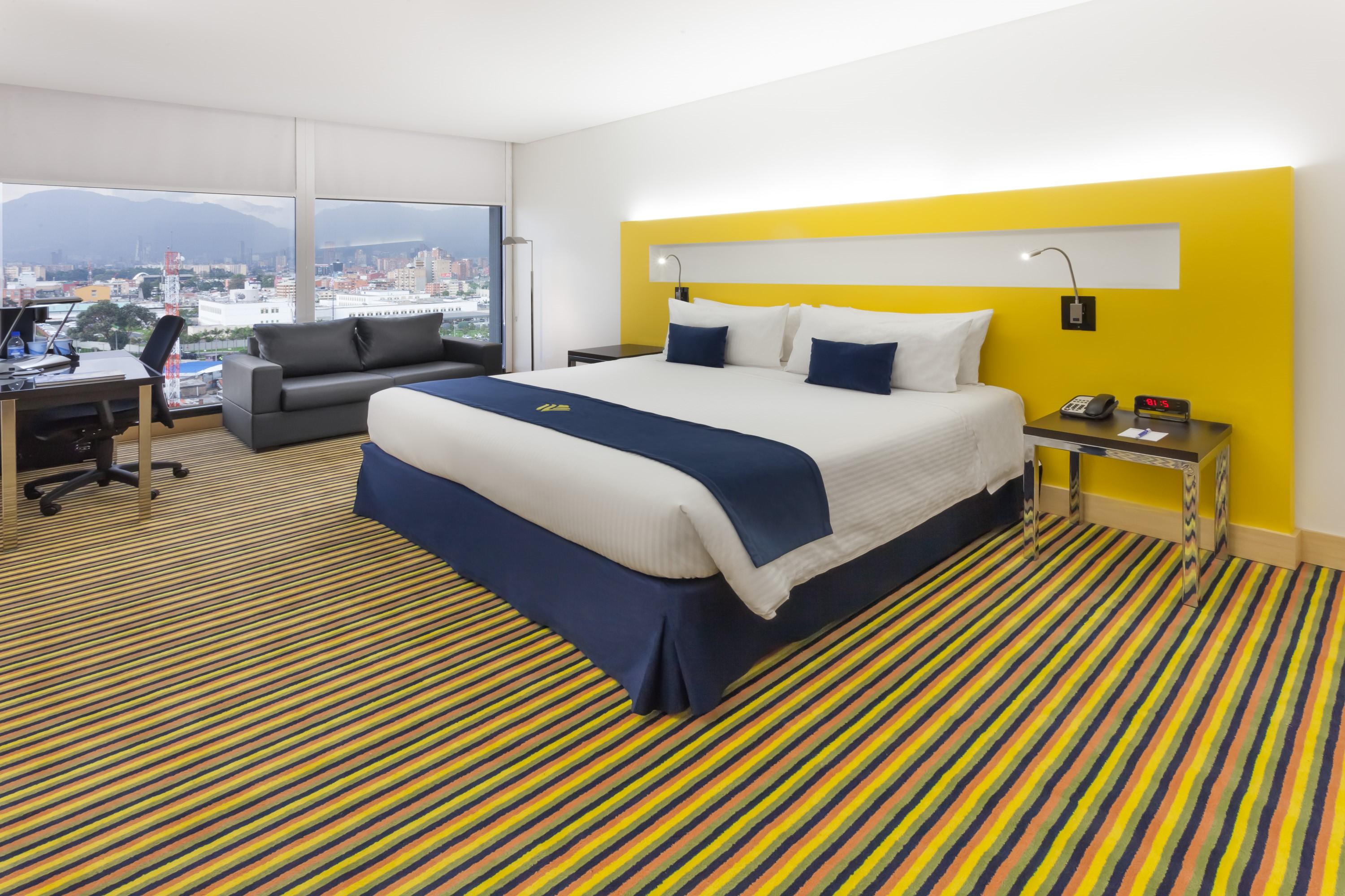 Hotel Wyndham Bogotá Exteriér fotografie A room at the hotel