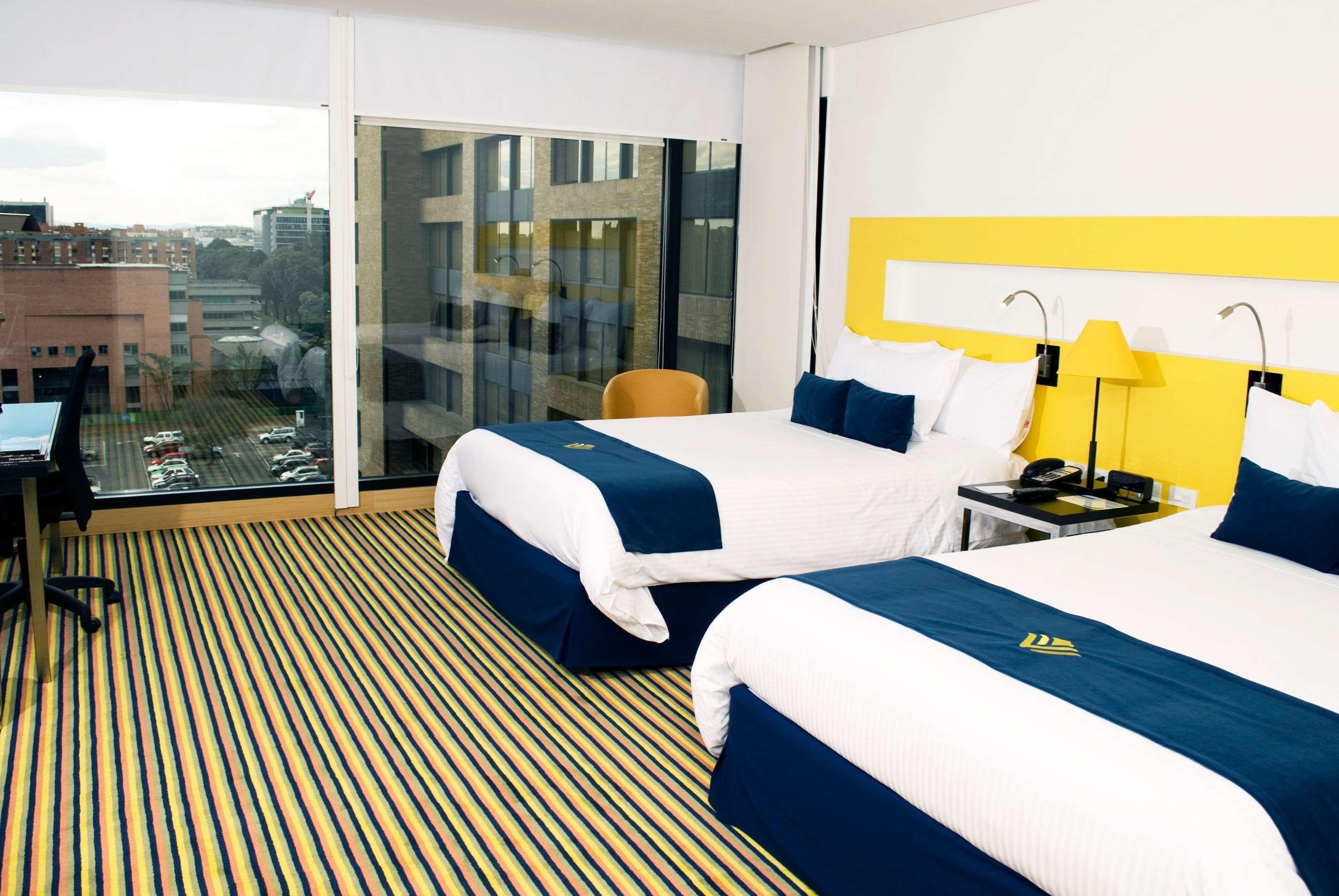 Hotel Wyndham Bogotá Exteriér fotografie A room at the hotel