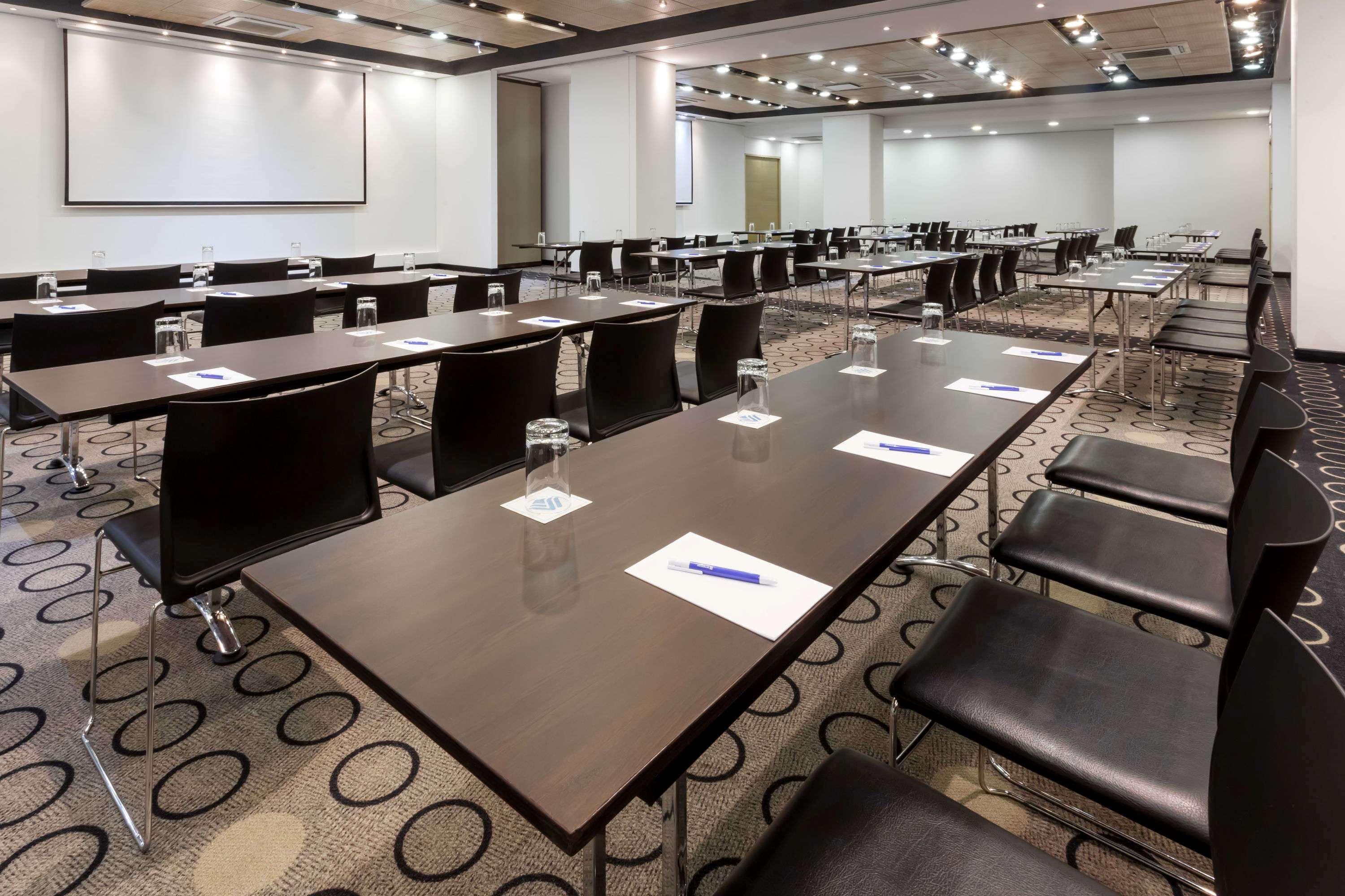 Hotel Wyndham Bogotá Exteriér fotografie Meeting room