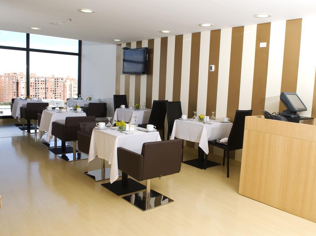 Hotel Wyndham Bogotá Exteriér fotografie Restaurant