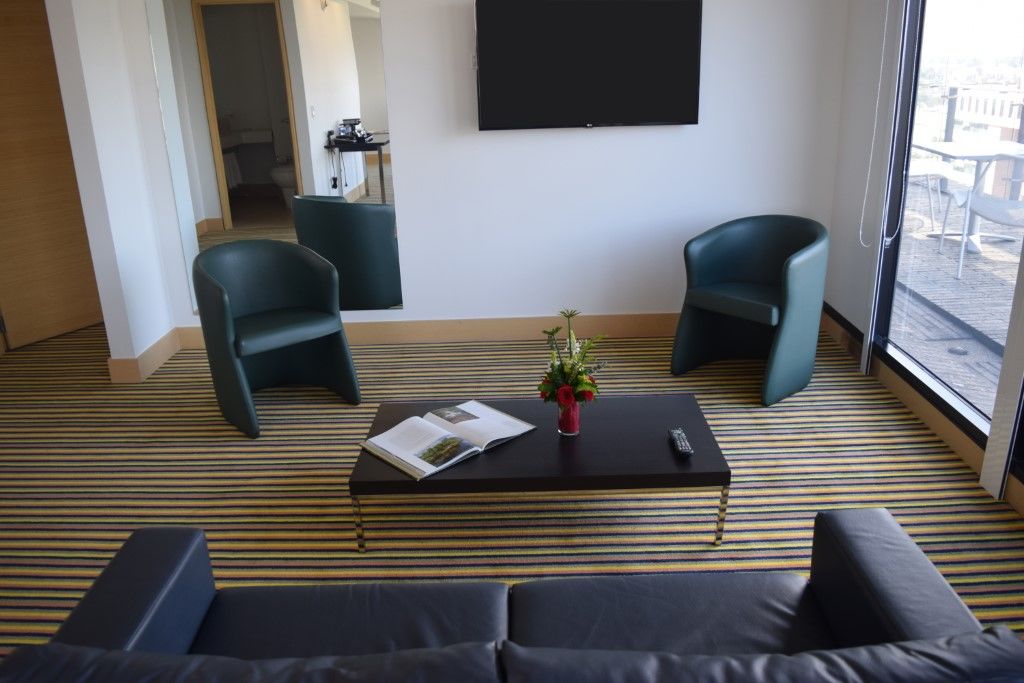 Hotel Wyndham Bogotá Exteriér fotografie A room at the hotel